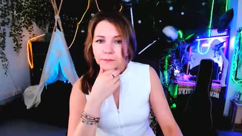 nicolehits online show from 02/16/26, 09:16