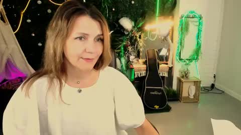 nicolehits online show from 05/06/26, 01:16