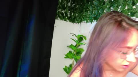 nicoleirisxxx online show from 04/01/26, 05:19