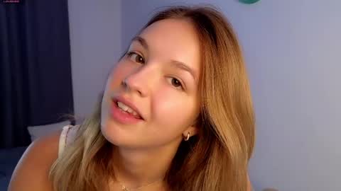 Snapshot of nicolelevis chatting on 05/17/26, 07:32 Nicole online show from 05/17/26, 07:32