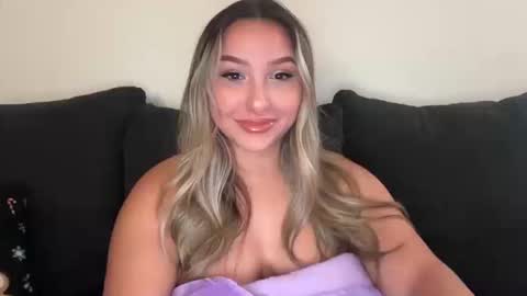 nicolelovesyou444 online show from 10/14/25, 11:11