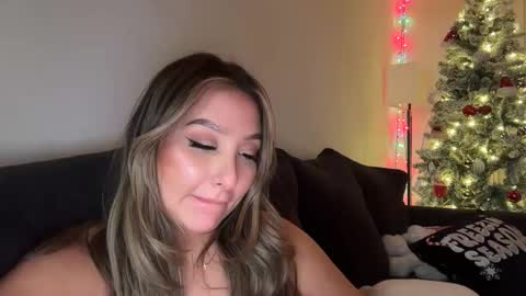 nicolelovesyou444 online show from 12/04/25, 05:17