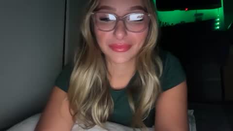 Snapshot of nicolelovesyou444 chatting on 08/07/26, 02:52 nicolelovesyou444 online show from 08/07/26, 02:52