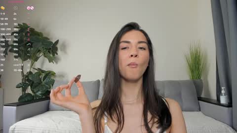 Dua Lipa online show from 12/18/24, 04:28