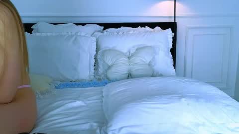 Nicole online show from 04/21/26, 02:04