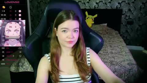 NicoleMeew online show from 04/12/26, 06:29