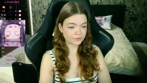 Snapshot of nicolemeew chatting on 05/29/26, 07:56 NicoleMeew online show from 05/29/26, 07:56