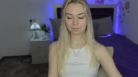 Snapshot of nicolestunning chatting on 05/13/26, 06:33 NicoleStunning online show from 05/13/26, 06:33