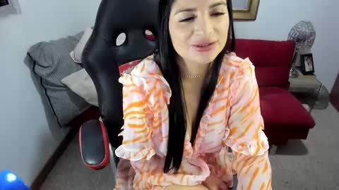 Nicolettcolin  online show from 12/30/24, 11:38