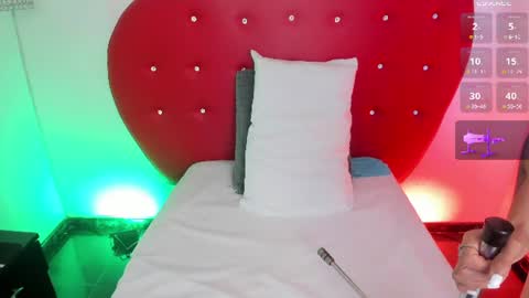 nicolette online show from 06/11/26, 12:14