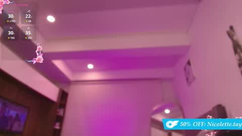 Snapshot of nicolette_tay chatting on 09/21/25, 11:39 Nicol online show from 09/21/25, 11:39