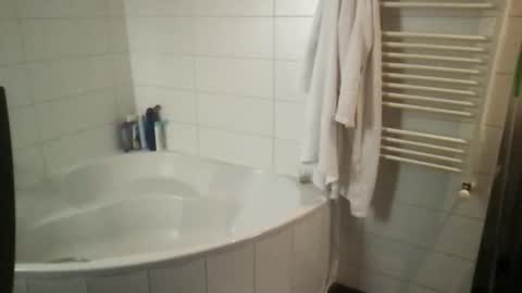 nicolino1020 online show from 09/19/25, 11:11