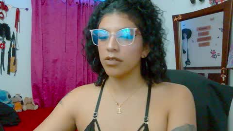 Snapshot of nicoll_williams420 chatting on 12/04/25, 01:48 Nicoll Williams online show from 12/04/25, 01:48
