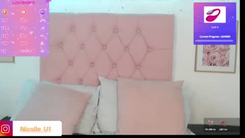 Snapshot of nicolle1u chatting on 06/11/26, 12:19 Nicolle u online show from 06/11/26, 12:19
