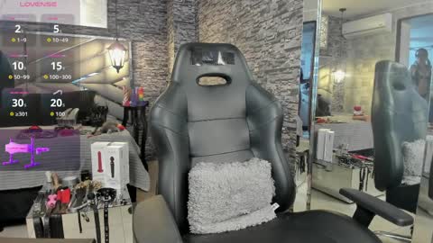 Nicolle online show from 04/03/26, 03:21