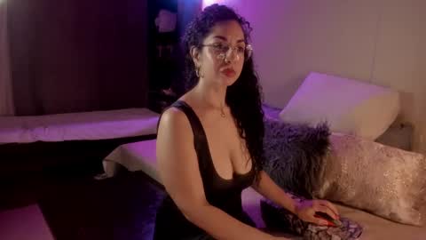 Mrs Nicolle online show from 02/09/25, 01:22