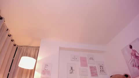 Snapshot of nicolle_foxy chatting on 02/20/25, 03:01 Nicolle online show from 02/20/25, 03:01