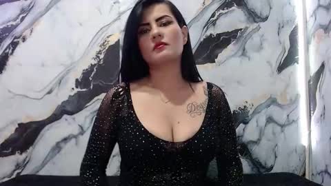 nicolle gomes online show from 12/18/25, 07:31