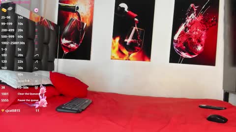 nicolle_hanks1 online show from 10/23/25, 01:27