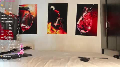 nicolle_hanks1 online show from 10/30/25, 02:13