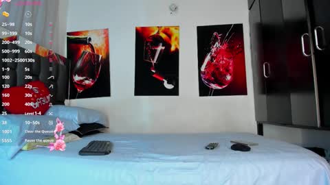 nicolle_hanks1 online show from 02/12/26, 02:17