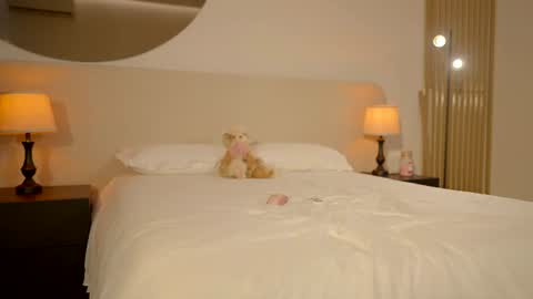  NEW instagram nicollemitchelle online show from 07/17/26, 12:34