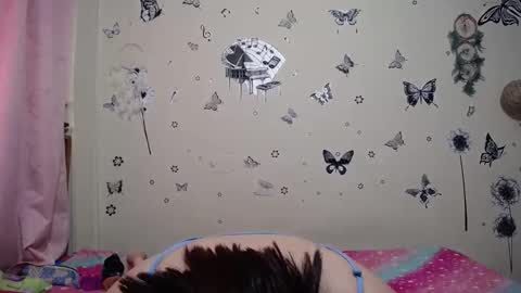 nicolle_sky online show from 12/05/25, 01:52