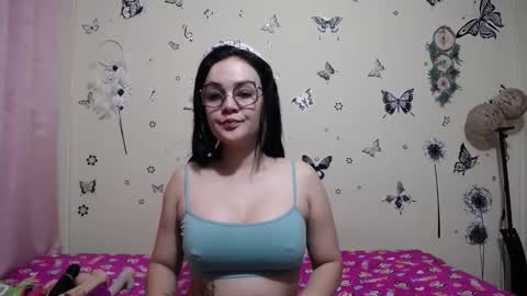 Snapshot of nicolle_sky chatting on 06/09/26, 08:15 nicolle_sky online show from 06/09/26, 08:15