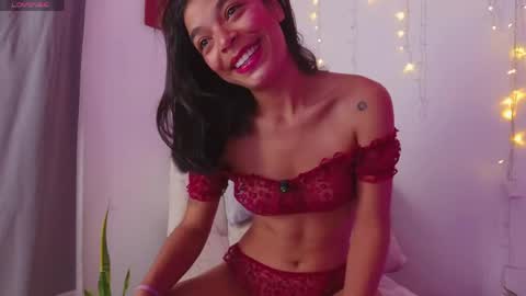 Snapshot of nicolle_swt chatting on 05/20/26, 10:54 Nicolle online show from 05/20/26, 10:54