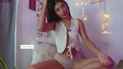 Snapshot of nicolle_swt chatting on 05/29/26, 12:03 Nicolle online show from 05/29/26, 12:03