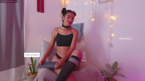 Snapshot of nicolle_swt chatting on 06/07/26, 02:32 Nicolle online show from 06/07/26, 02:32