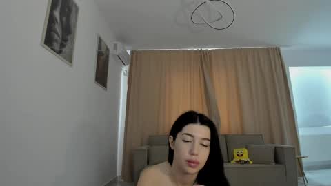 Nicolle online show from 05/23/26, 07:02