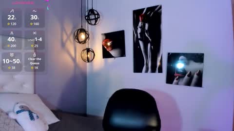 Nicolle online show from 11/10/25, 02:27