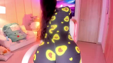 Nicolle  Go to Visit   online show from 02/05/25, 01:33