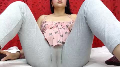 NICOLLE online show from 05/15/26, 09:22