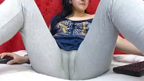 Snapshot of nicolleowens chatting on 07/08/26, 10:58 NICOLLE online show from 07/08/26, 10:58