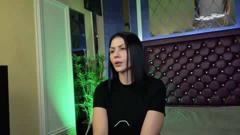 Nicolle online show from 12/10/24, 09:44