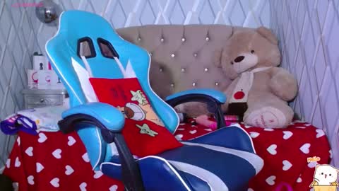 Nicolle Miley online show from 02/12/25, 10:03