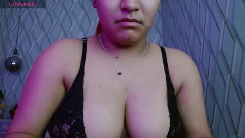 Nicolle Miley online show from 02/24/25, 03:23