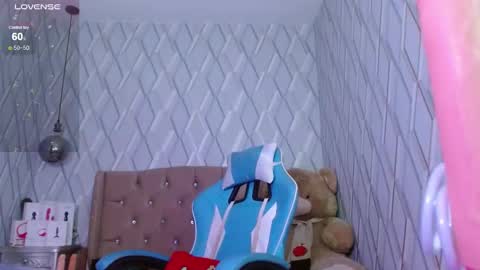 Nicolle Miley online show from 02/25/25, 06:47