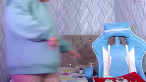 Nicolle Miley online show from 03/06/25, 04:52