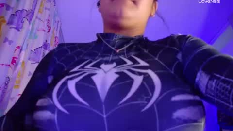 Snapshot of nicolletaylorq chatting on 04/28/26, 11:43 Nicolle Miley online show from 04/28/26, 11:43