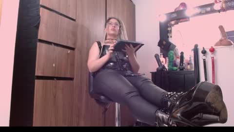 Snapshot of nicolmiss chatting on 05/15/26, 10:50 nicolmiss online show from 05/15/26, 10:50