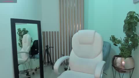 Snapshot of nicolross_ chatting on 01/03/25, 04:48 NicolRoss online show from 01/03/25, 04:48