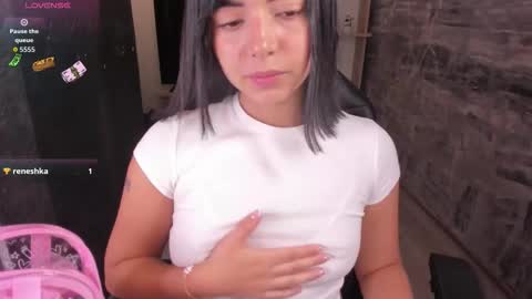 Snapshot of nicolross_ chatting on 10/09/25, 02:37 NicolRoss online show from 10/09/25, 02:37