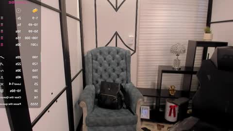 Snapshot of nicolross_ chatting on 11/25/25, 09:37 NicolRoss online show from 11/25/25, 09:37