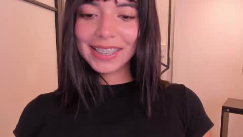 Snapshot of nicolross_ chatting on 01/08/26, 10:12 NicolRoss online show from 01/08/26, 10:12