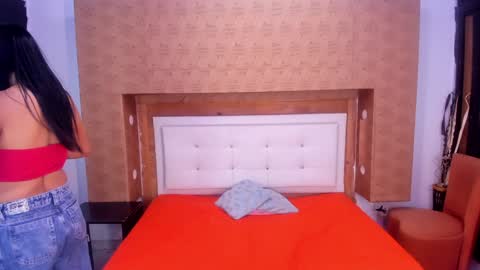 nicolysofi online show from 12/23/24, 05:54