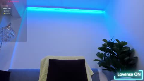 Snapshot of nidia_skye chatting on 09/20/25, 05:41 Adine online show from 09/20/25, 05:41
