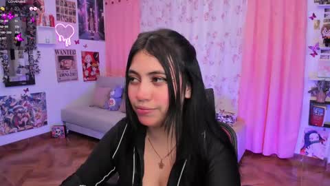 Snapshot of nidrii_07 chatting on 03/07/25, 08:45      900   300   online show from 03/07/25, 08:45